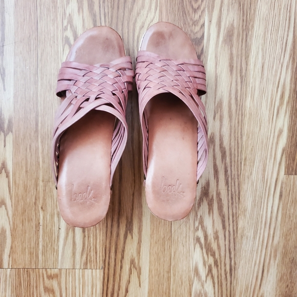 BEEK SANDALS - Picture 1 of 5